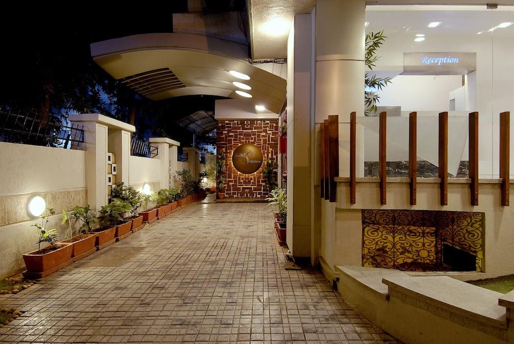 Hotel Planet Residency Мумбаї Екстер'єр фото