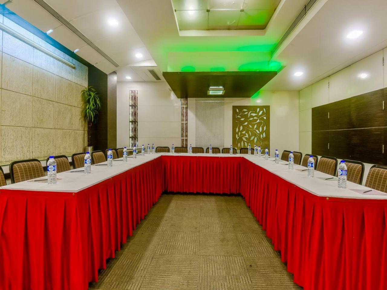 Hotel Planet Residency Мумбаї Екстер'єр фото